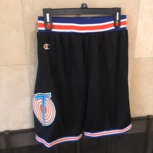 Tune squad champion shorts